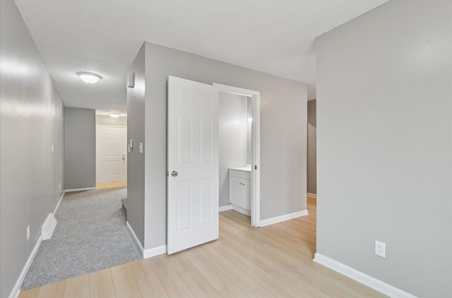 248 Holiday Circle 37, West Des Moines, IA 50265