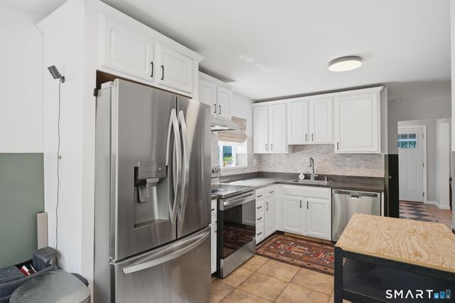 200 Newington Road, West Hartford, CT 06110