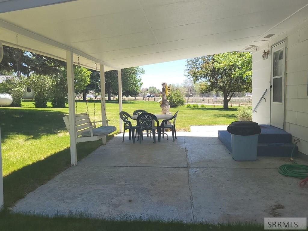 Image 11 of property listing at 560 N Front Street, Arco, ID 83213