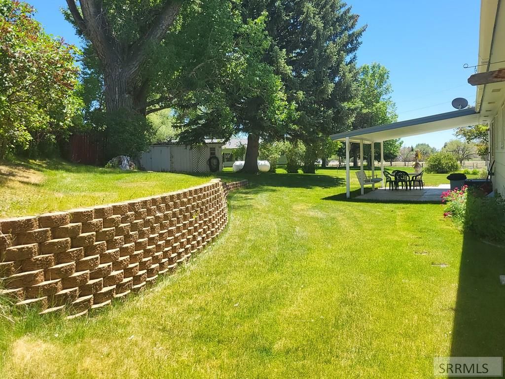 Image 12 of property listing at 560 N Front Street, Arco, ID 83213