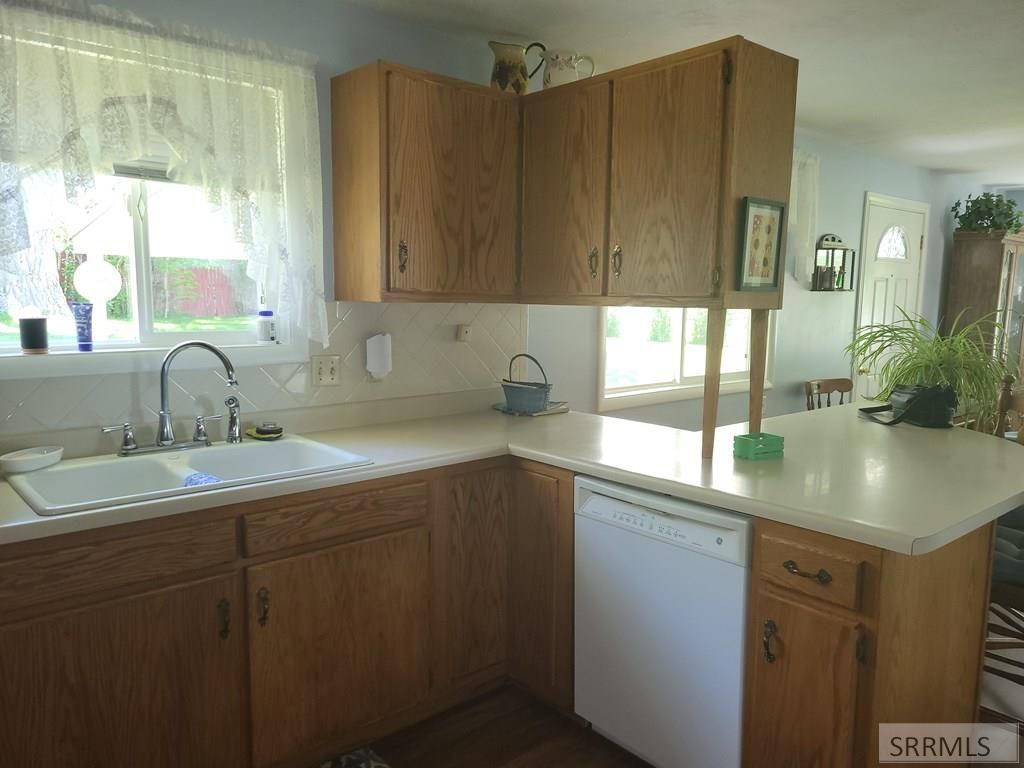 Image 20 of property listing at 560 N Front Street, Arco, ID 83213