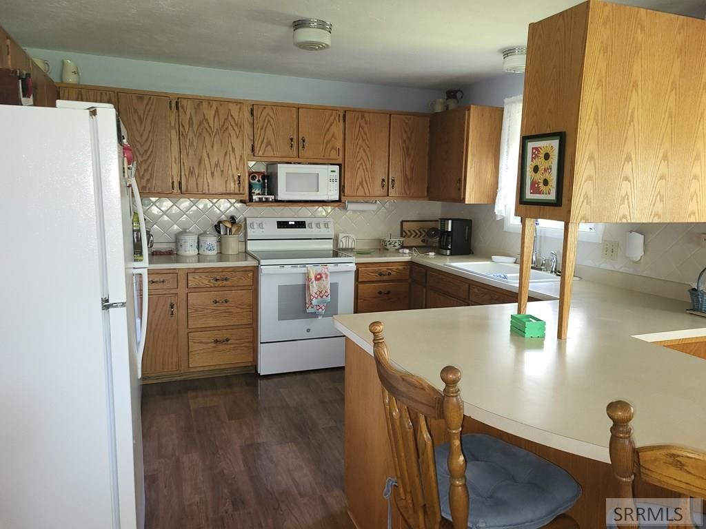Image 25 of property listing at 560 N Front Street, Arco, ID 83213