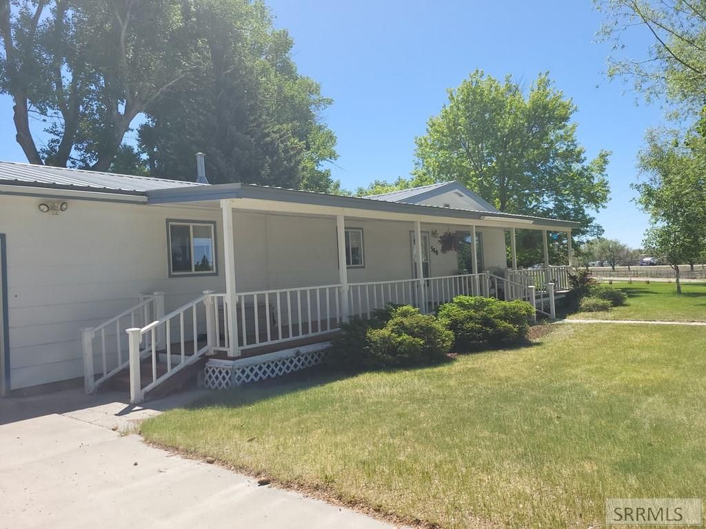Image 4 of property listing at 560 N Front Street, Arco, ID 83213