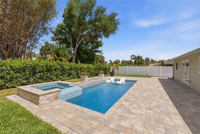 1450 STRADA D ORO, Venice, FL 34292