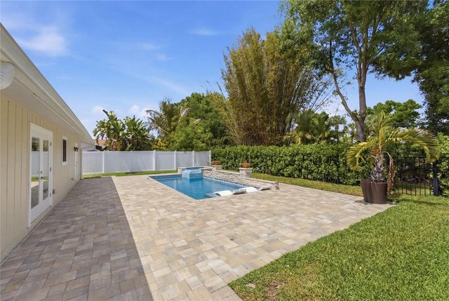 1450 STRADA D ORO, Venice, FL 34292