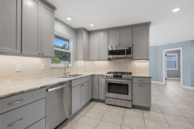 1450 STRADA D ORO, Venice, FL 34292