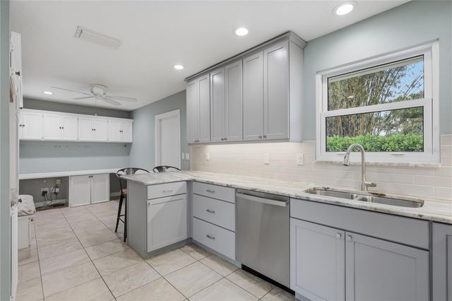 1450 STRADA D ORO, Venice, FL 34292