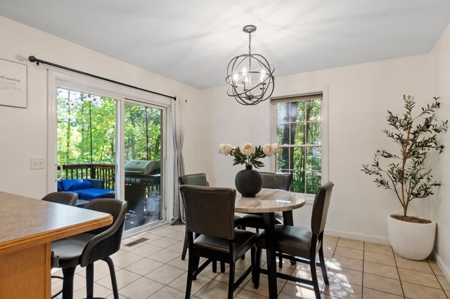24 Wilson Rd, Londonderry, NH 03053