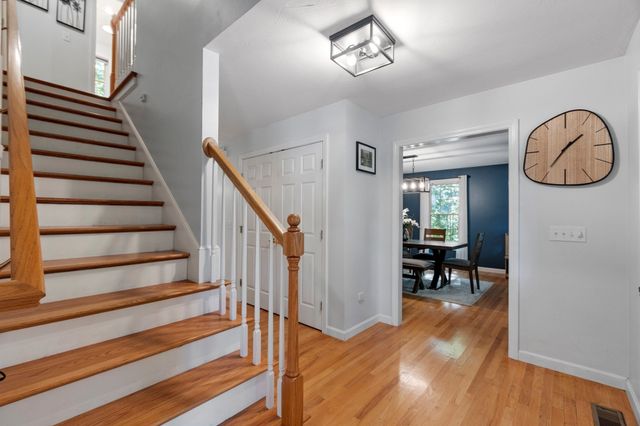 24 Wilson Rd, Londonderry, NH 03053