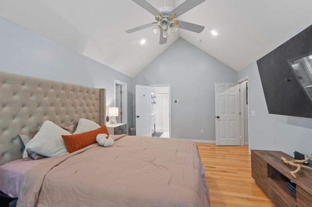 24 Wilson Rd, Londonderry, NH 03053