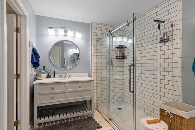24 Wilson Rd, Londonderry, NH 03053
