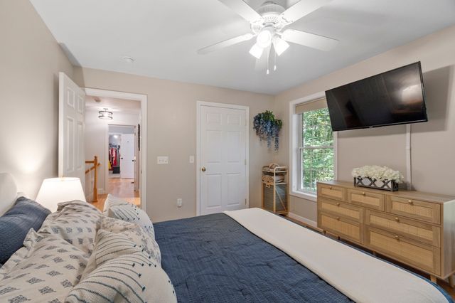 24 Wilson Rd, Londonderry, NH 03053