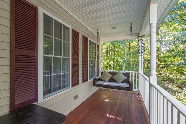 24 Wilson Rd, Londonderry, NH 03053