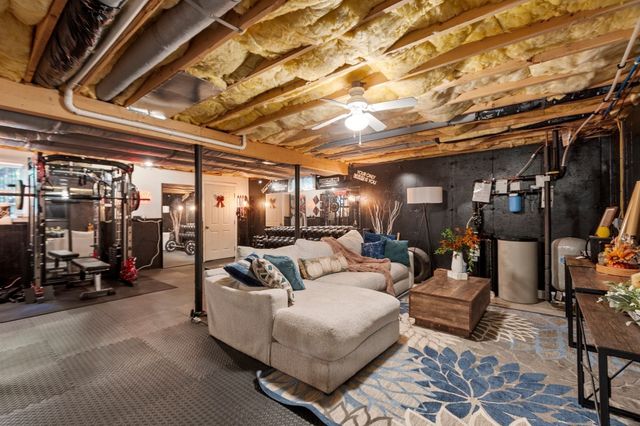 24 Wilson Rd, Londonderry, NH 03053