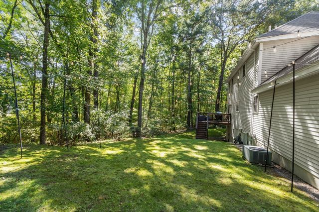 24 Wilson Rd, Londonderry, NH 03053