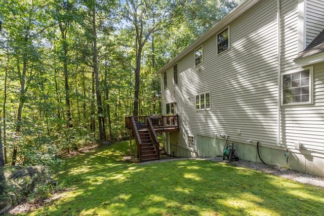 24 Wilson Rd, Londonderry, NH 03053