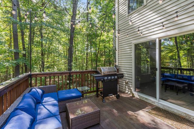 24 Wilson Rd, Londonderry, NH 03053