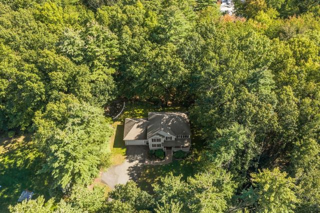 24 Wilson Rd, Londonderry, NH 03053