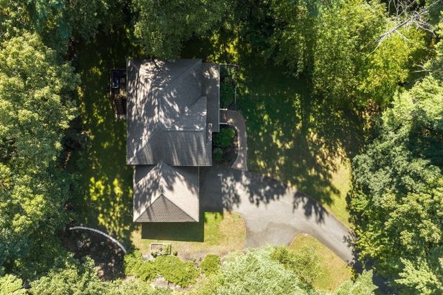 24 Wilson Rd, Londonderry, NH 03053