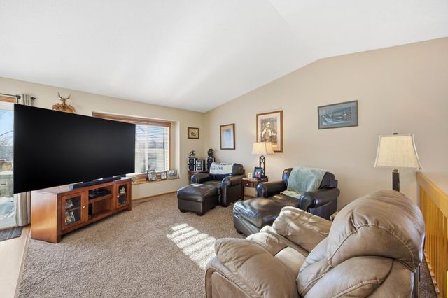 3316 35th Avenue S, Fargo, ND 58104