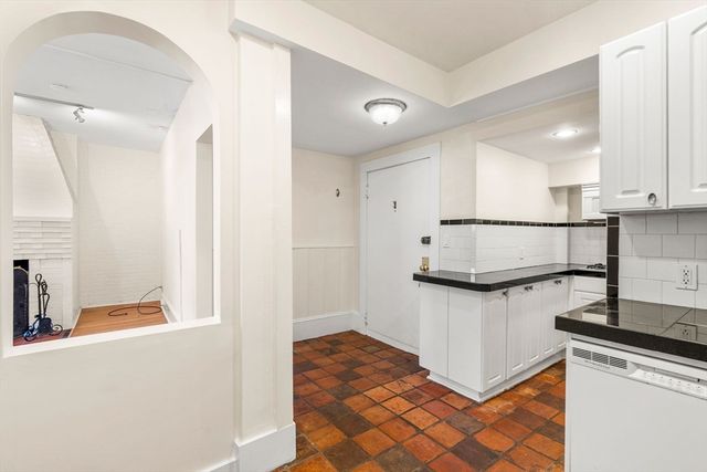 112 Pinckney Street 4, Boston, MA 02114