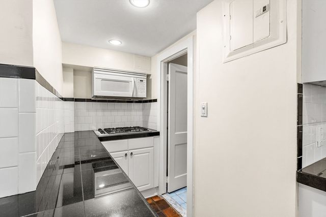 112 Pinckney Street 4, Boston, MA 02114
