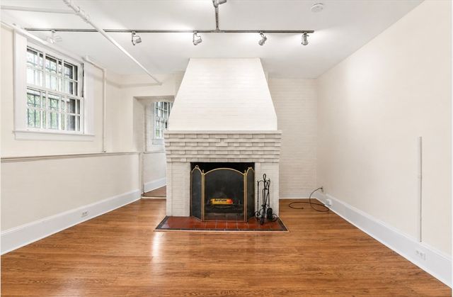112 Pinckney Street 4, Boston, MA 02114