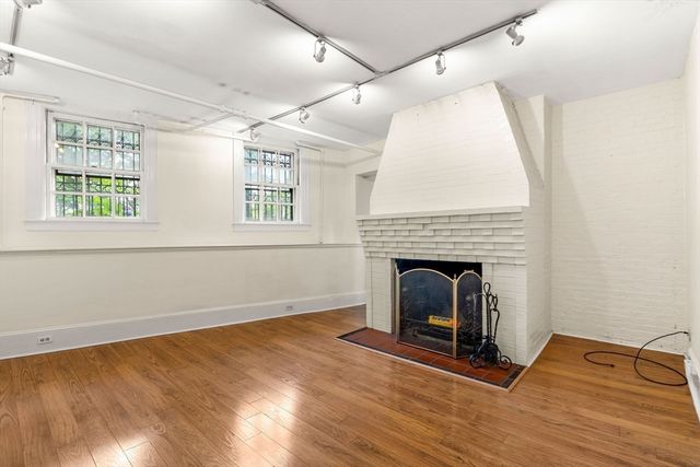 112 Pinckney Street 4, Boston, MA 02114