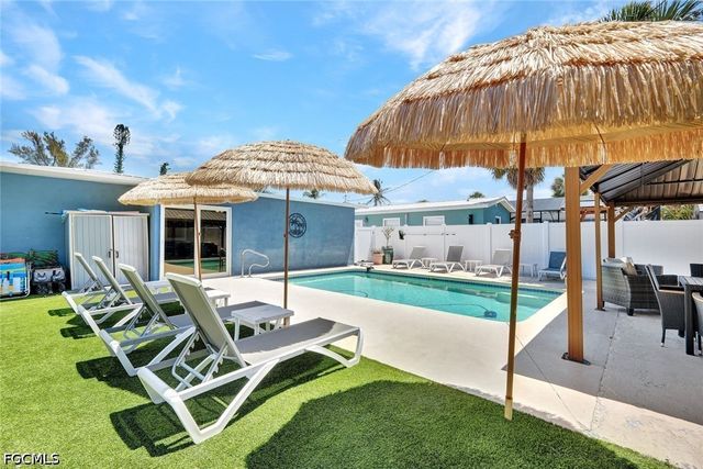 4830 Coquina RD, Fort Myers Beach, FL 33931