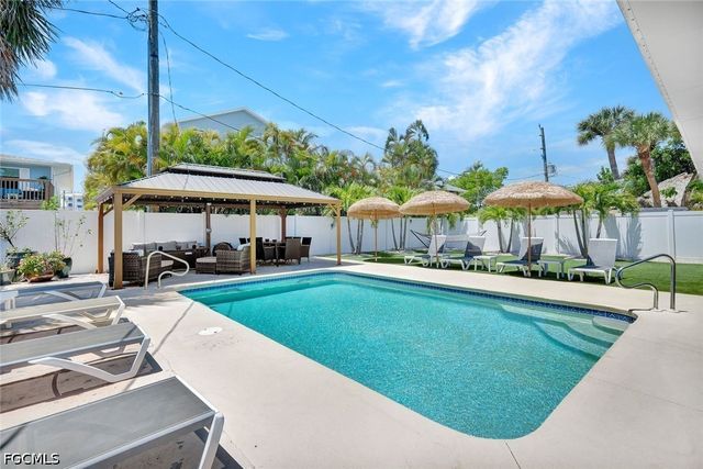4830 Coquina RD, Fort Myers Beach, FL 33931