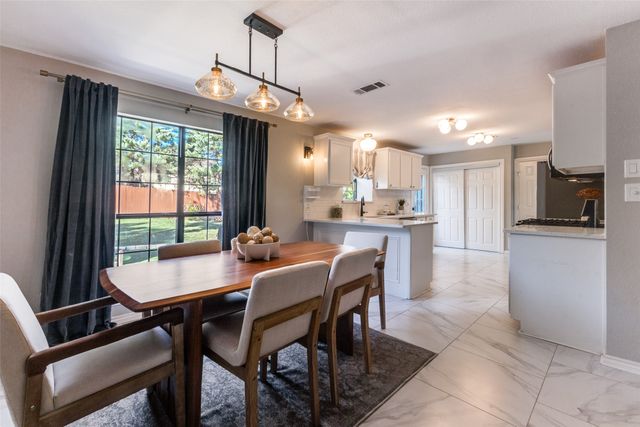 8209 Weatherly Drive, Rowlett, TX 75089