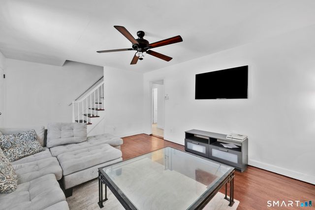 11 Stratfield Place, Bridgeport, CT 06606