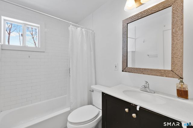 11 Stratfield Place, Bridgeport, CT 06606