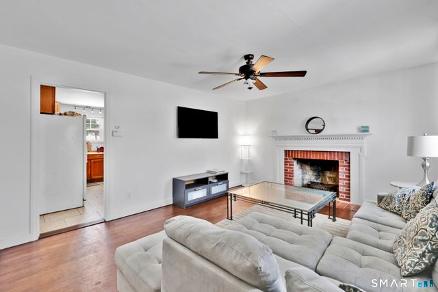 11 Stratfield Place, Bridgeport, CT 06606