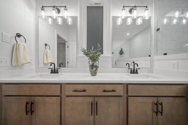 1055 Inez Dr, Smyrna, TN 37167