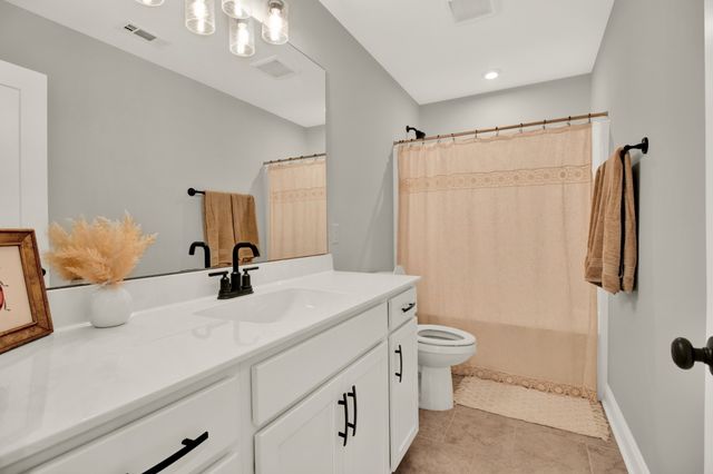 1055 Inez Dr, Smyrna, TN 37167