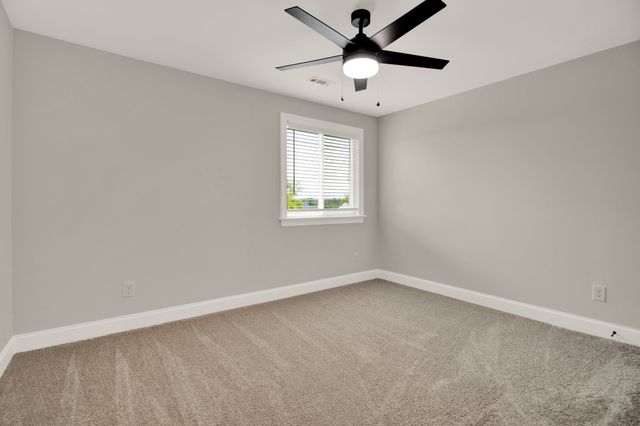 1055 Inez Dr, Smyrna, TN 37167