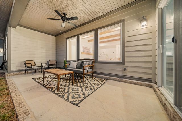 1055 Inez Dr, Smyrna, TN 37167