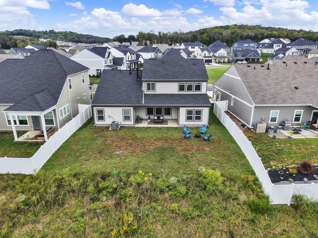 1055 Inez Dr, Smyrna, TN 37167
