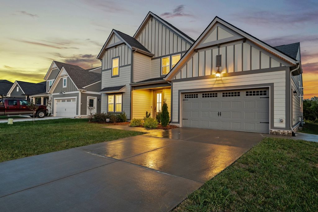 1055 Inez Dr, Smyrna, TN 37167