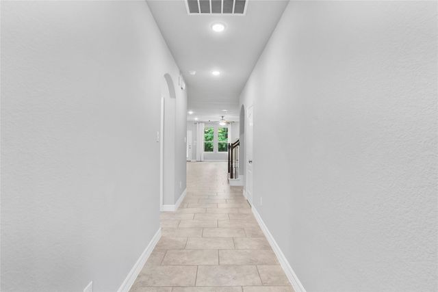 135 Teralyn Grove Loop, Conroe, TX 77318