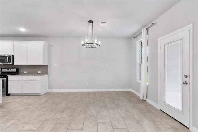 135 Teralyn Grove Loop, Conroe, TX 77318