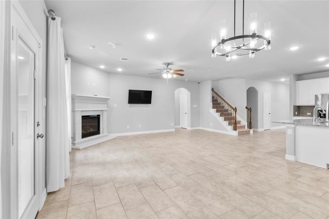 135 Teralyn Grove Loop, Conroe, TX 77318