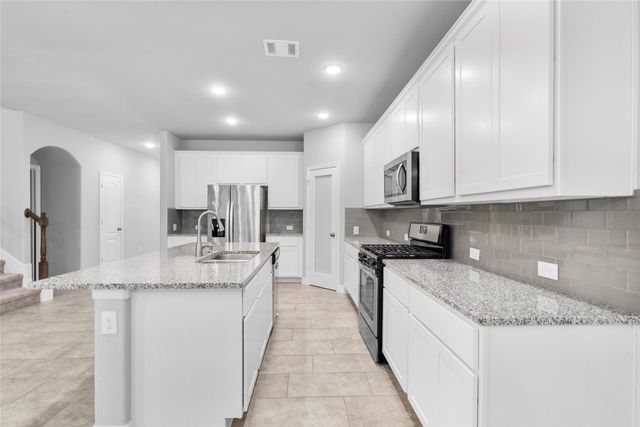 135 Teralyn Grove Loop, Conroe, TX 77318