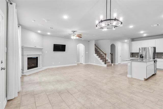 135 Teralyn Grove Loop, Conroe, TX 77318