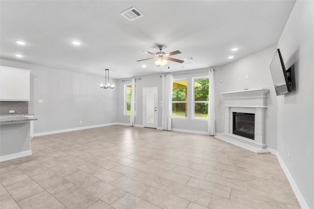 135 Teralyn Grove Loop, Conroe, TX 77318