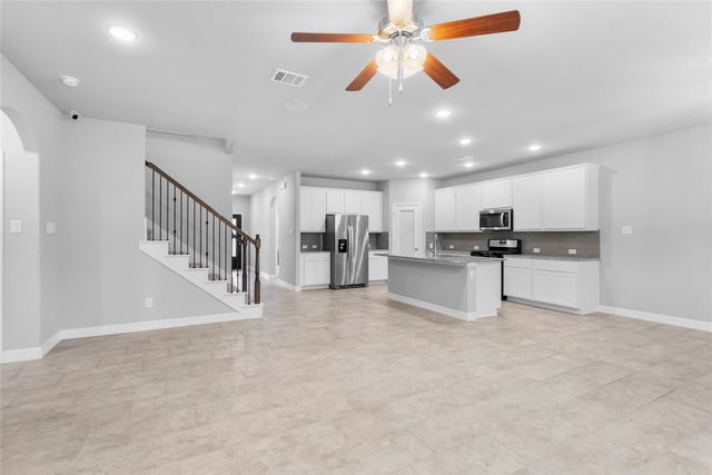 135 Teralyn Grove Loop, Conroe, TX 77318