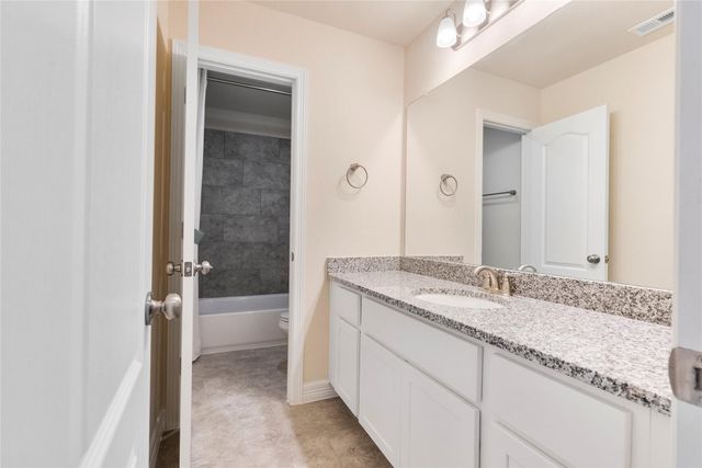 135 Teralyn Grove Loop, Conroe, TX 77318