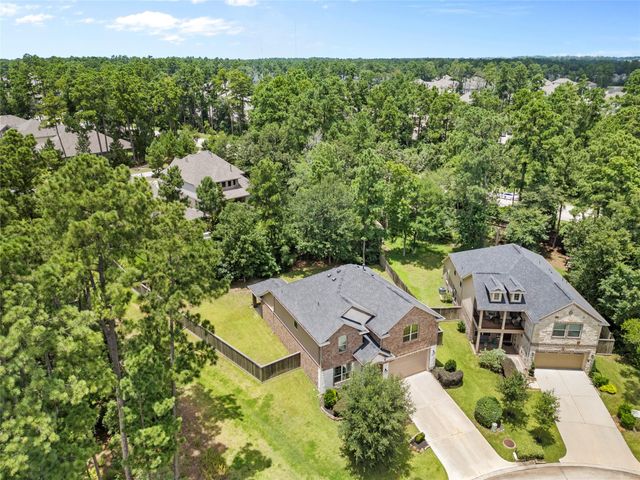 135 Teralyn Grove Loop, Conroe, TX 77318