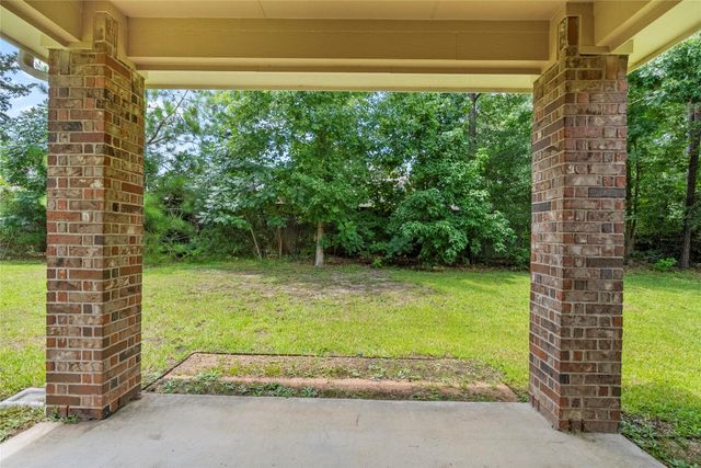 135 Teralyn Grove Loop, Conroe, TX 77318